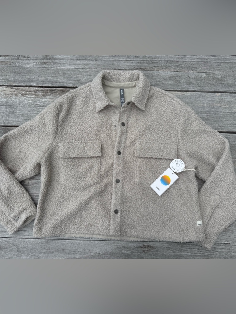 VUORI Sycamore Short Shirt Jacket SIZE LARGE NWT